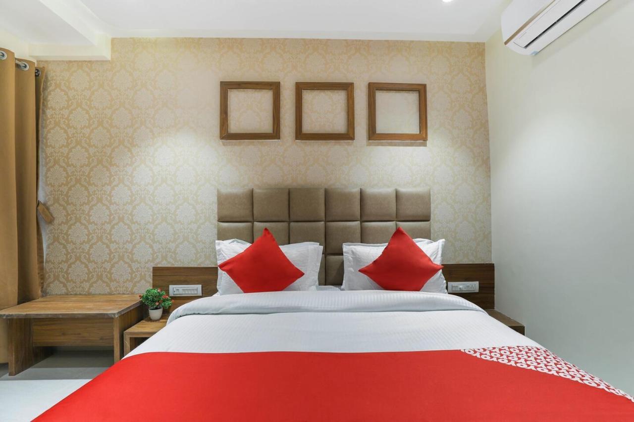 Sky Stays Rose Gold Vadodara Exterior photo