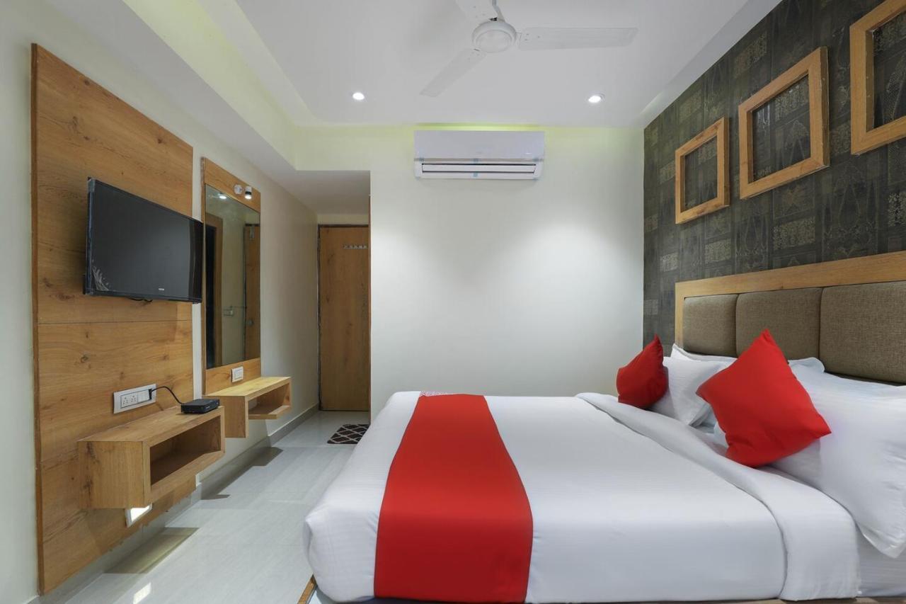 Sky Stays Rose Gold Vadodara Exterior photo