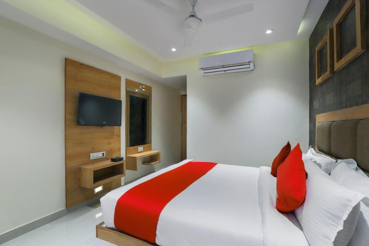 Sky Stays Rose Gold Vadodara Exterior photo